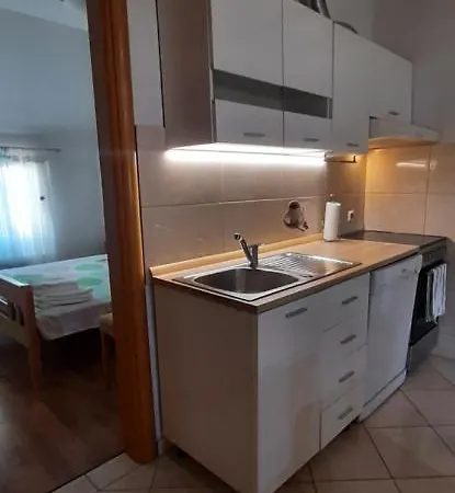 Apartman Tina דירה
