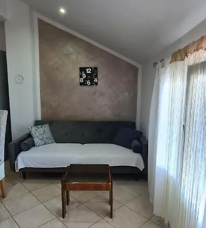 Apartament Apartman Tina